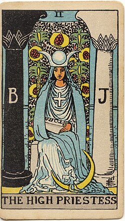 02_High_Priestess